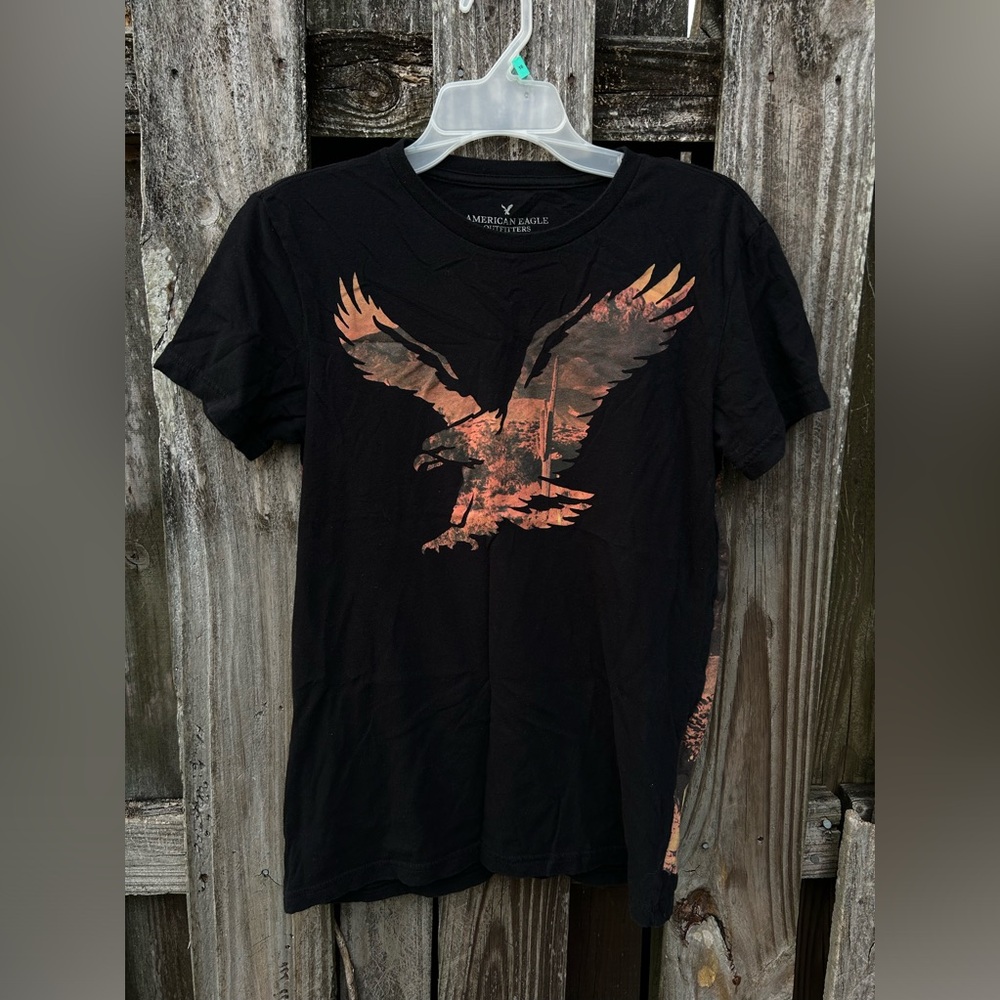 American Eagle 🦅 Outfitters Eagle and Desert Graphic T- Shirt